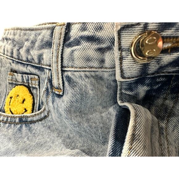 Mainstrip – Denim Smiley Face Shorts (Jacket Listed Separately) – Medium - Picture 5 of 8